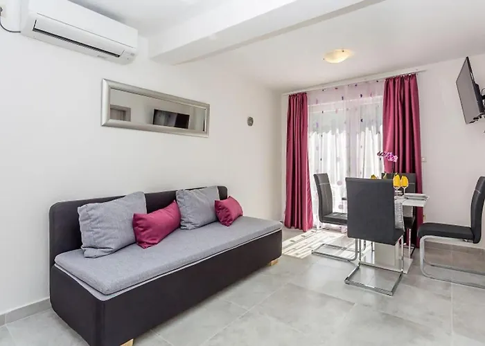 Apartment Amazing In With Swimming Pool *