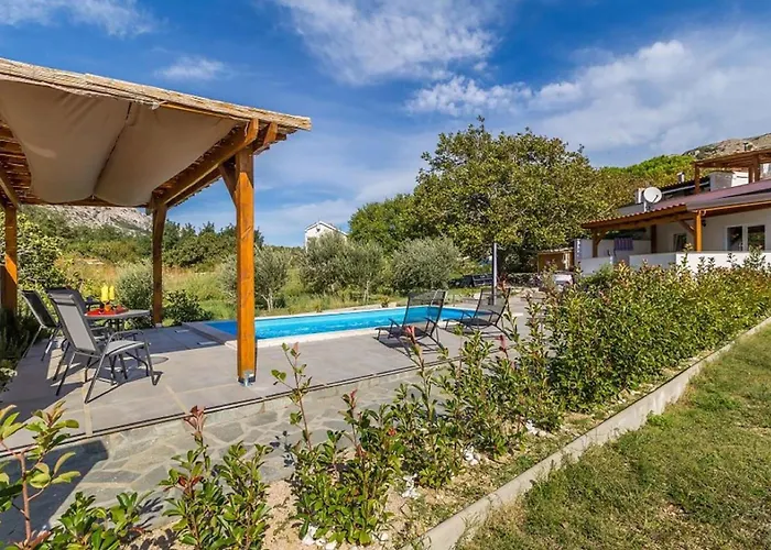 Amazing In With Swimming Pool Apartment Baska (Krk)