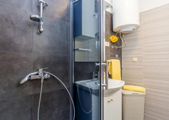 Apartment Amazing In With Swimming Pool Baska (Krk)
