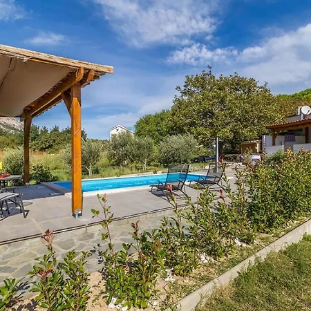 1 Bedroom Stunning In Apartment Baska (Krk)