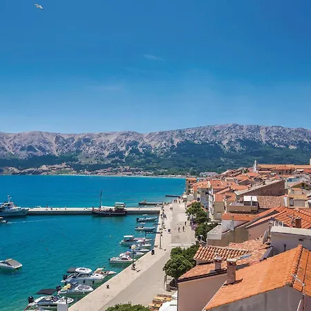 Amazing In With Swimming Pool